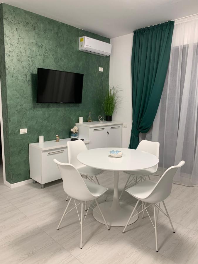 Aparthotel Apartament Alexandra Mamaja Zewnętrze zdjęcie