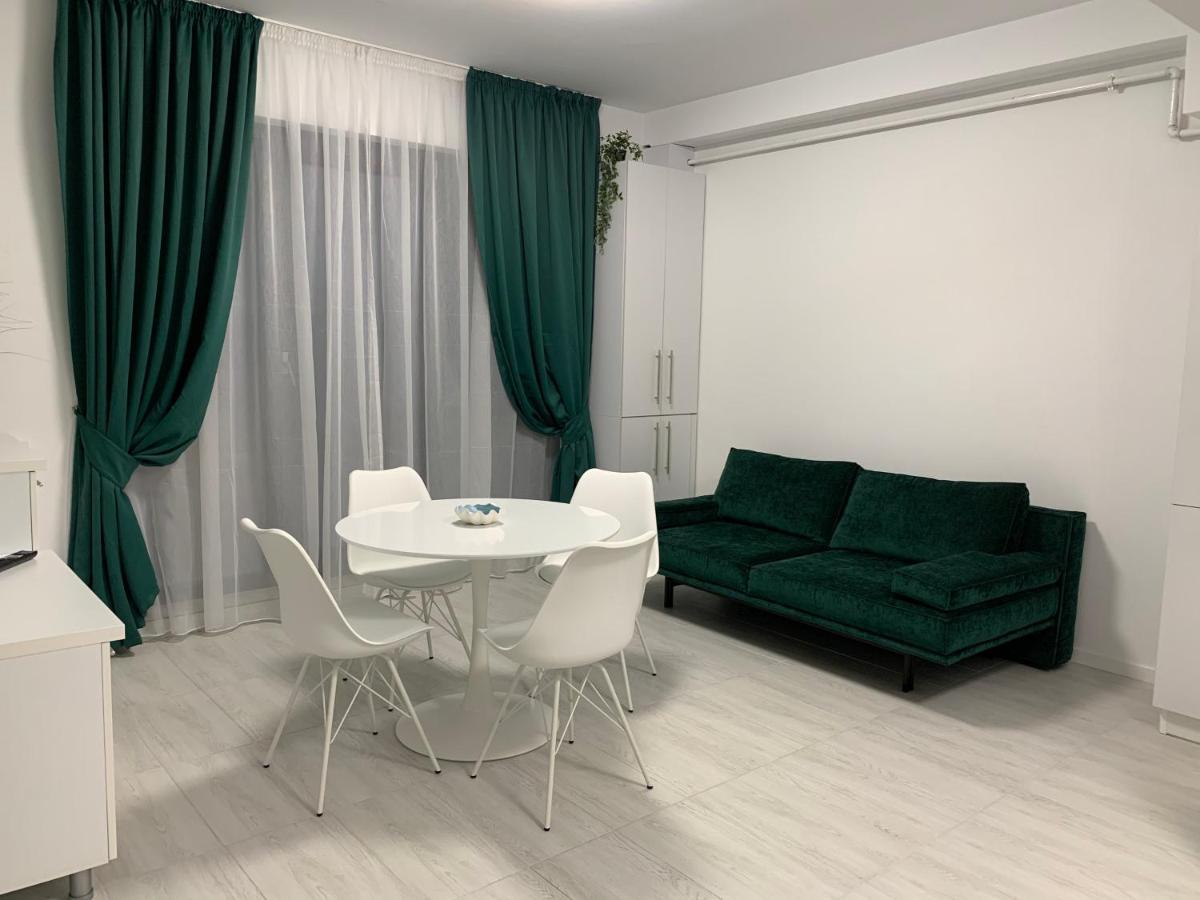 Aparthotel Apartament Alexandra Mamaja Zewnętrze zdjęcie